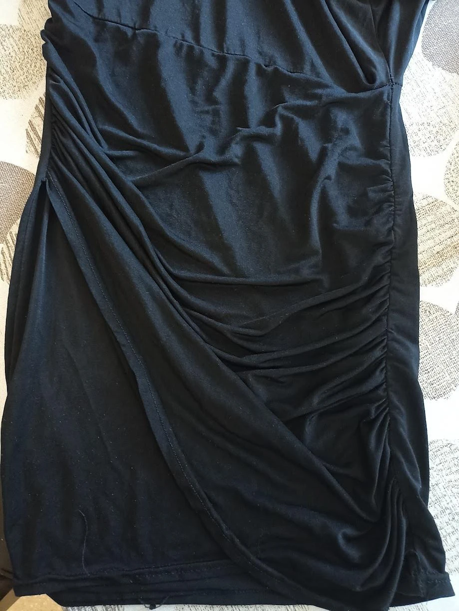 Vestido de festa preto com paetês dourados – photo 4